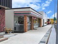 セブンイレブン 徳光ハイウェイオアシス店