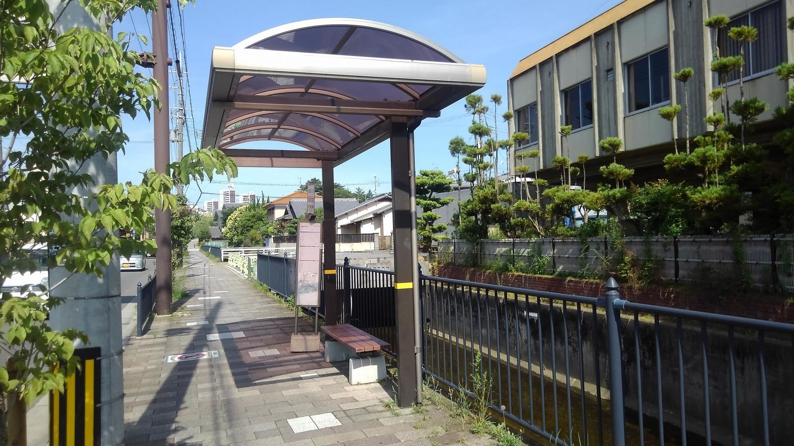 久保田」バス停留所