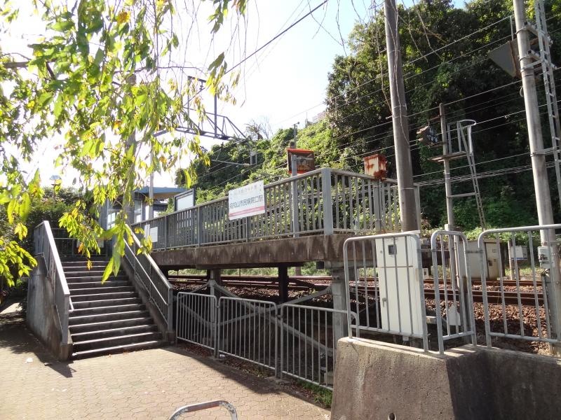 駅外観
