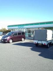 ファミリーマート　草加ひがし店