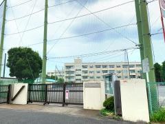 中山小学校