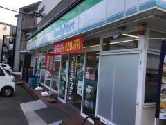 ファミリーマート　相模女子大前店