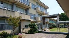 生平小学校