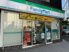 ファミリーマート　西中島四丁目店
