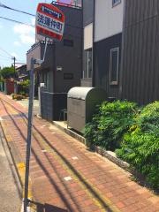 「法蓮仲町」バス停留所