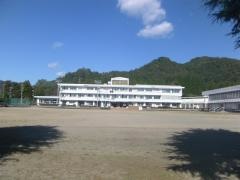 山県市立伊自良中学校