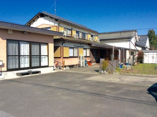 栄町 建物全景