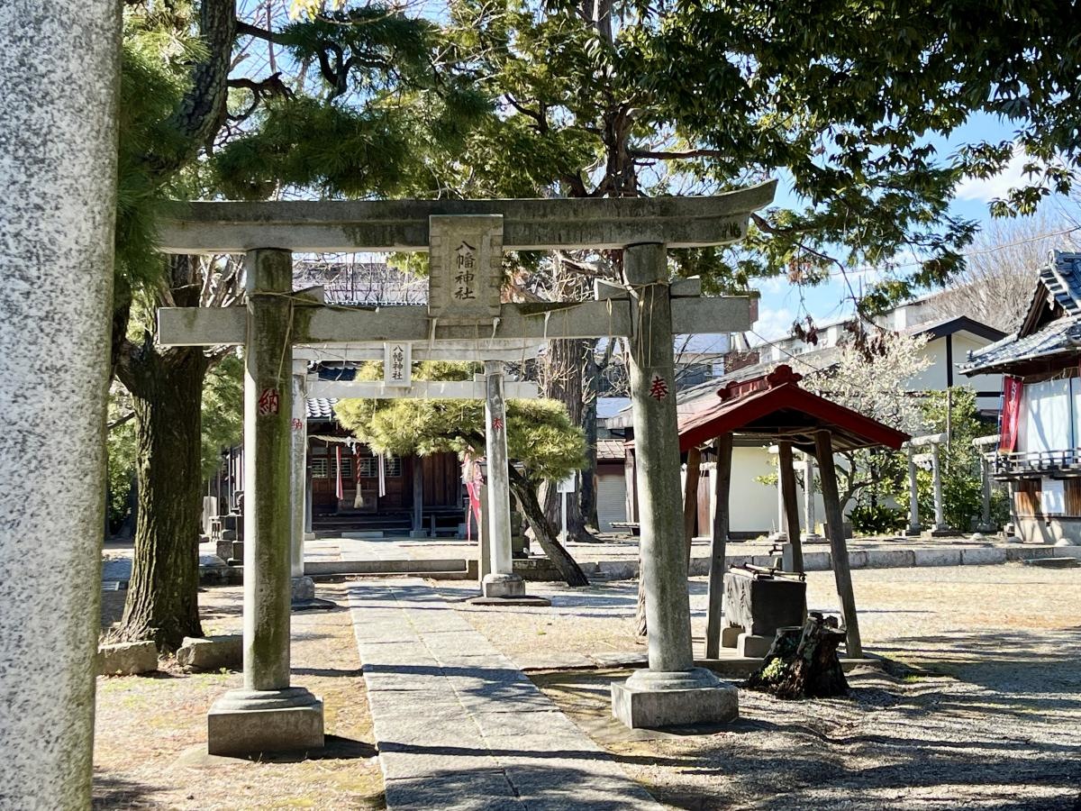 六月八幡神社の鳥居