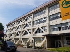 成美小学校