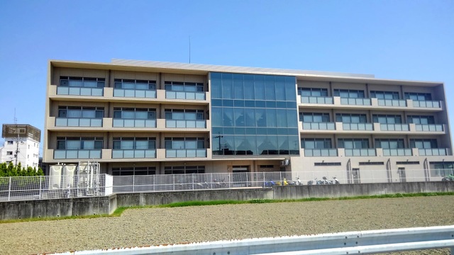 医療法人社団医聖会　介護老人保健施設梨の里 建物全景