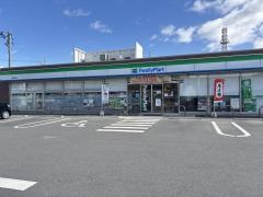 ファミリーマート　桑名駅西店