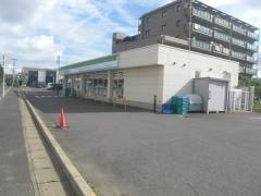 ファミリーマート　四街道小学校前店