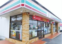 セブンイレブン　半田北二ツ坂店