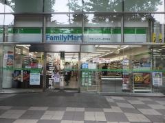 ファミリーマート　プライムタワー西中島店