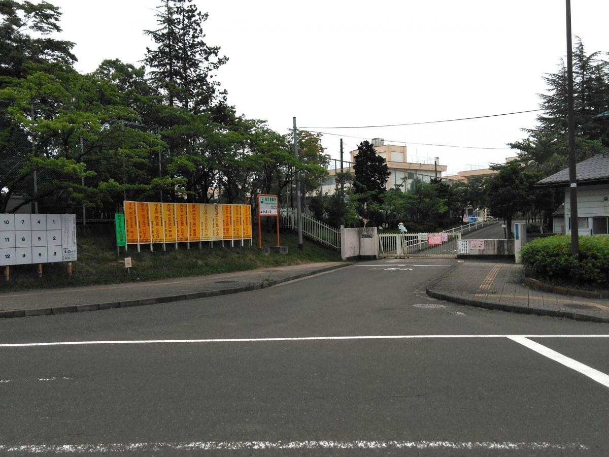 桜丘小学校　正門