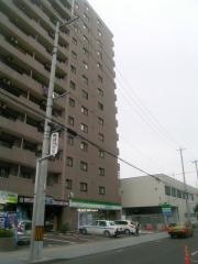 ファミリーマート　花京院店
