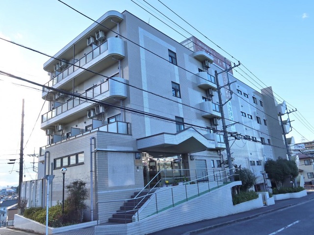 ニチイホーム 栗平 施設外観