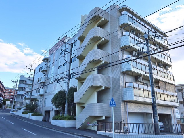 ニチイホーム 栗平 施設外観