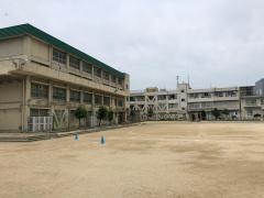 八戸の里小学校