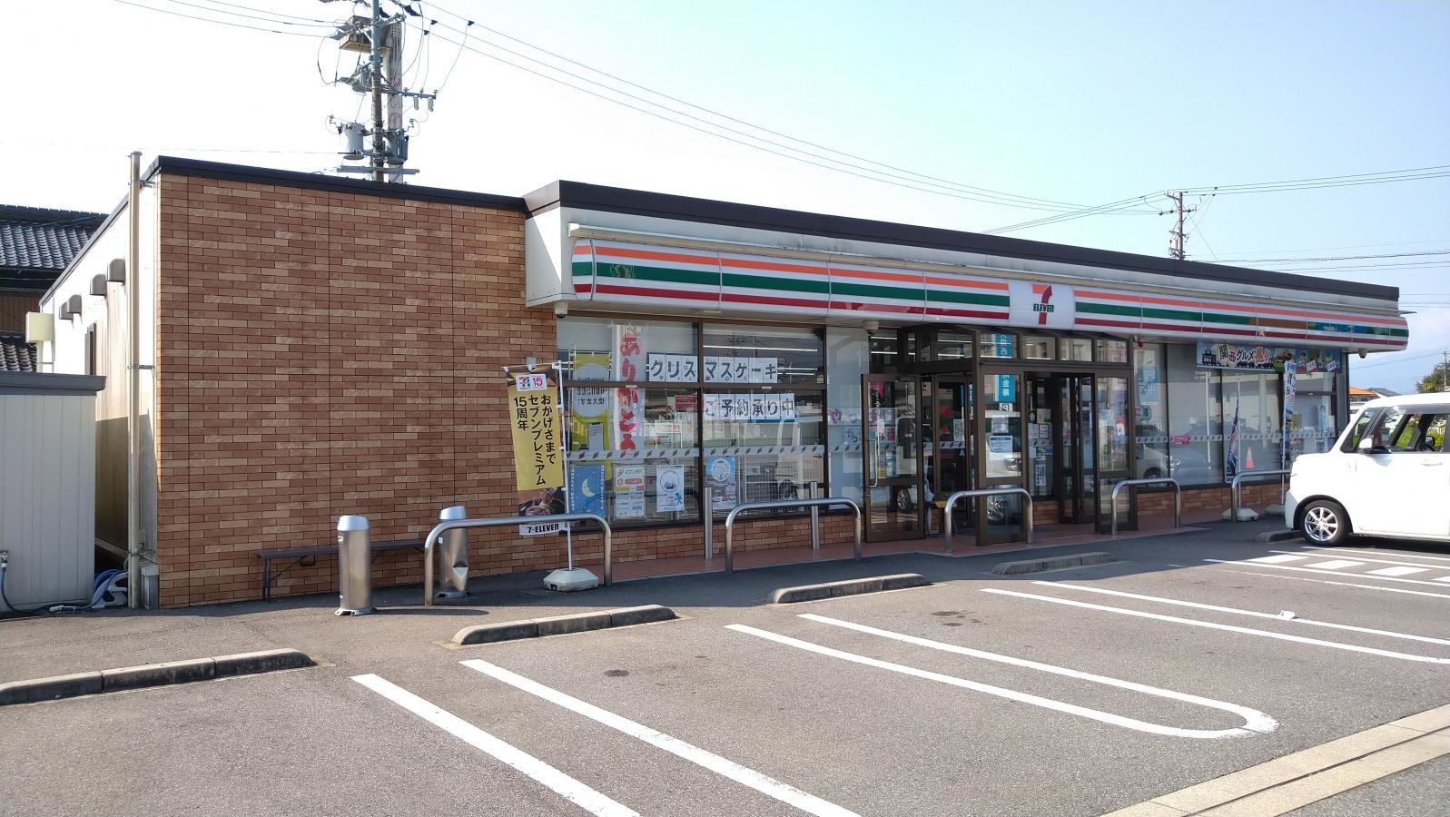 セブンイレブン　本巣文殊店