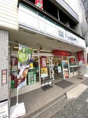 ファミリーマート　東郷東山安井店