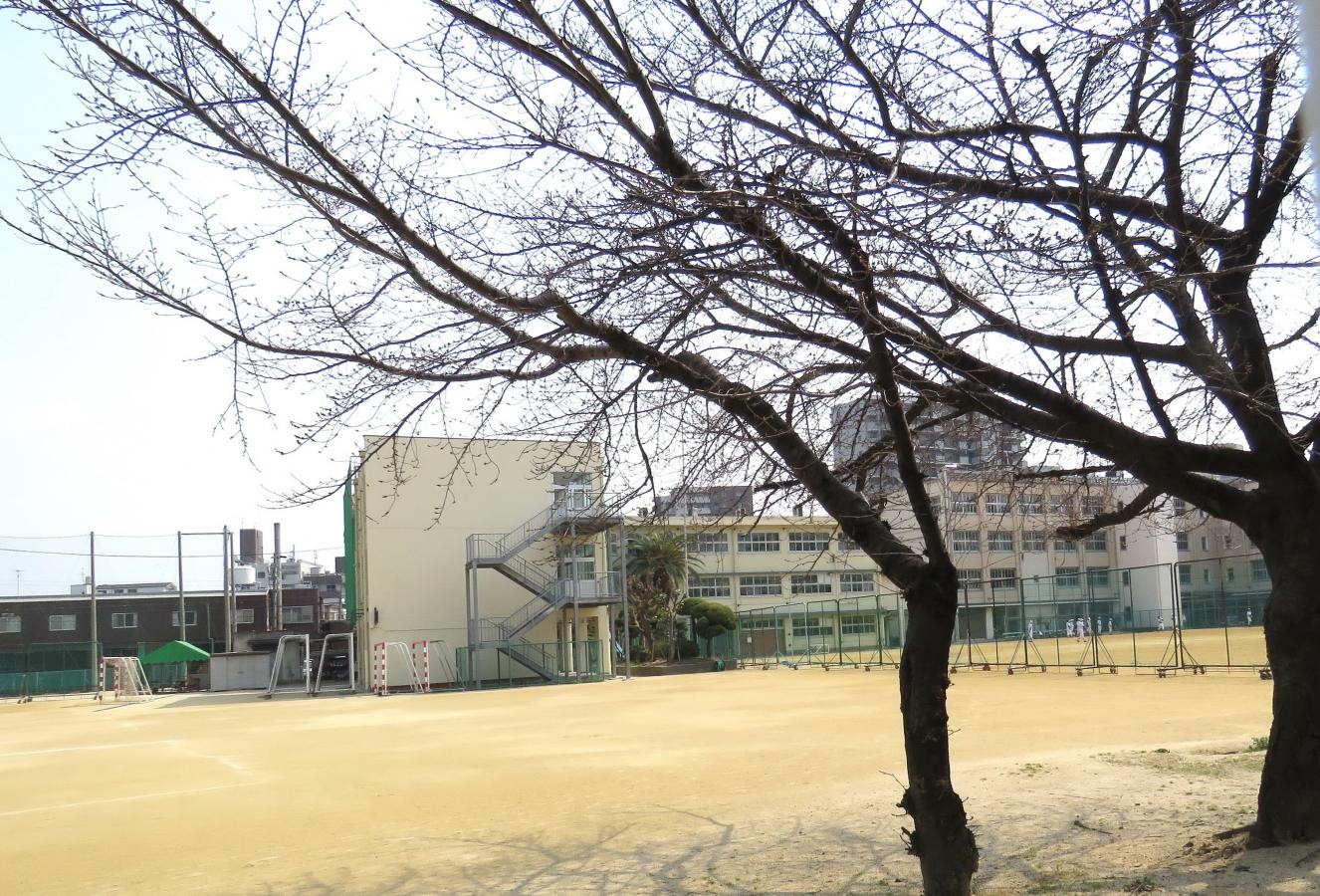 校庭