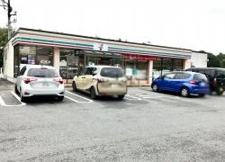 セブンイレブン　横芝屋形店