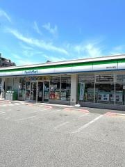 ファミリーマート　高井田本通店