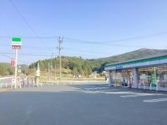 ファミリーマート　新城山吉田店