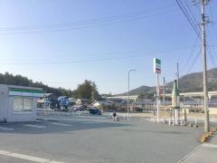 ファミリーマート　新城山吉田店