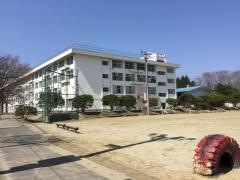 上野山小学校