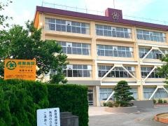 高岡市立高陵中学校