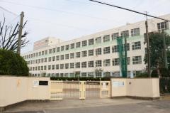 港楽小学校