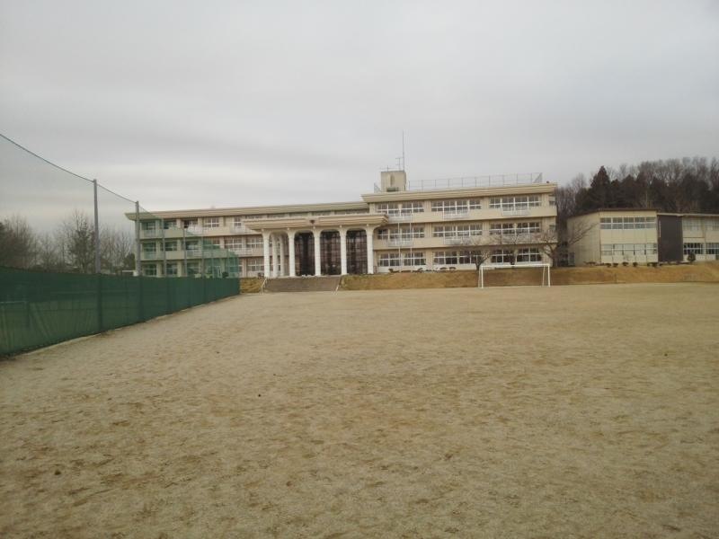 世矢中学校