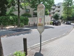 「富士見台小学校前」バス停留所