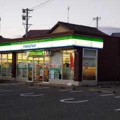 ファミリーマート　岡崎根石町店