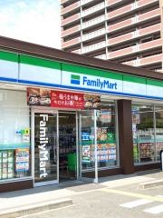 ファミリーマート　鶴見緑地東店