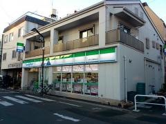 ファミリーマート　石神井公園駅南口店