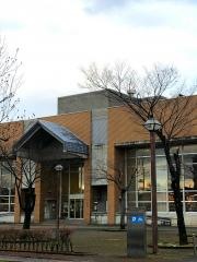 長岡市立中央図書館