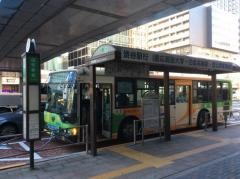 「田町駅前」バス停留所