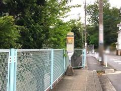 「小学校前」バス停留所