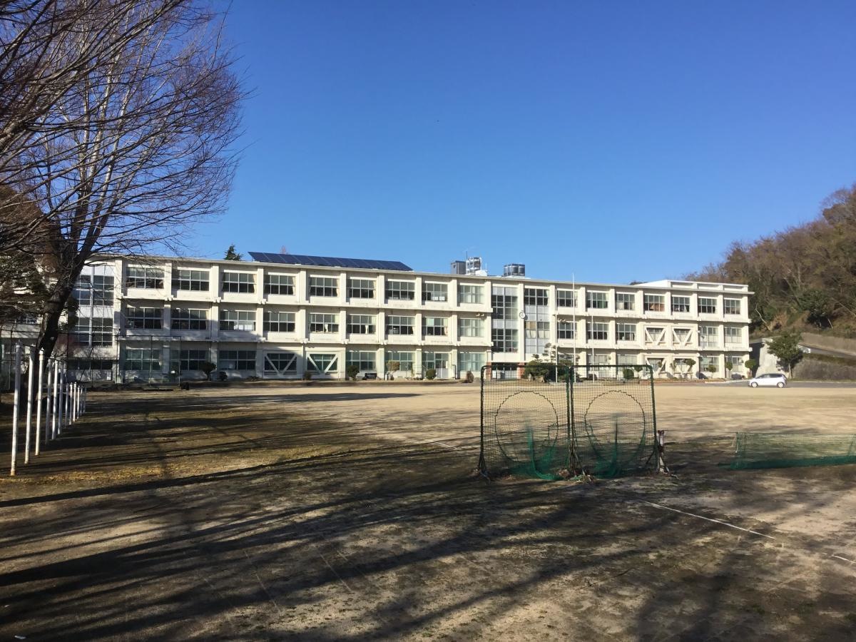 校舎建物全景