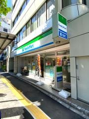 ファミリーマート　西早稲田店