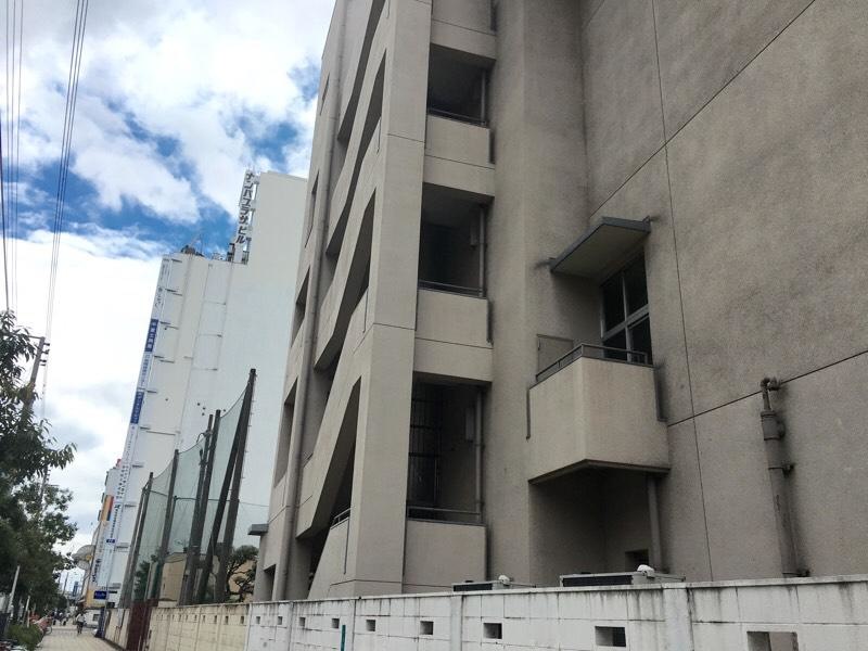 なんばにある、大阪市立元町小学校