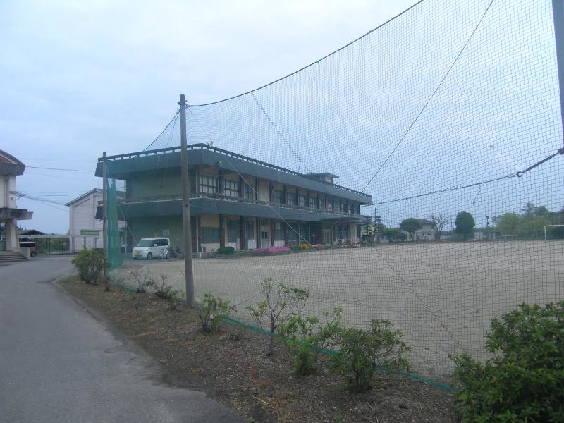 高家小学校校庭