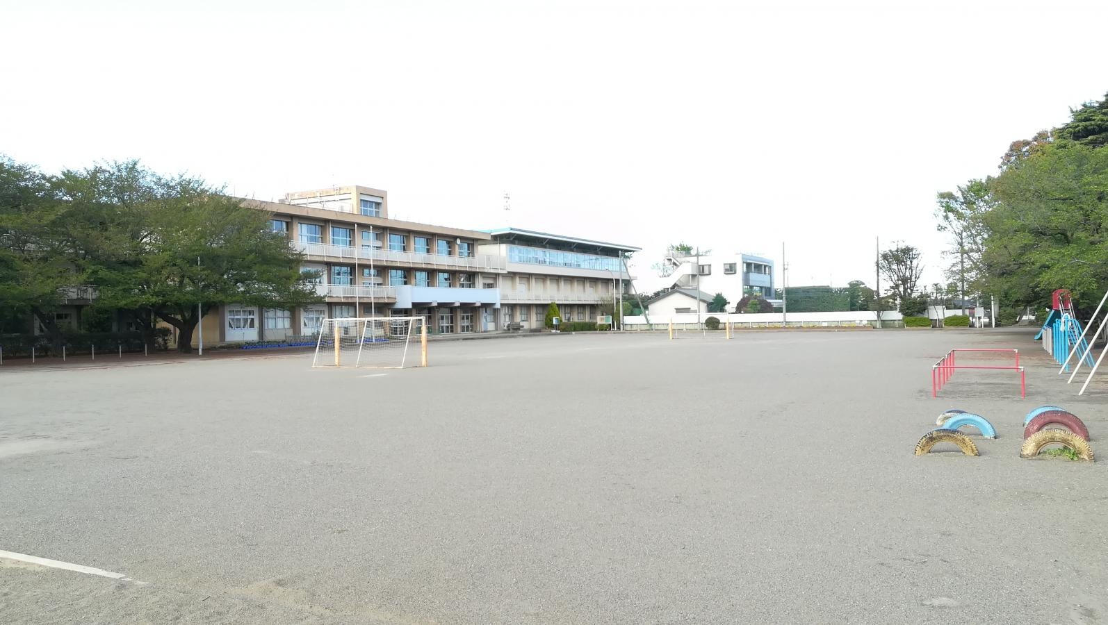 校庭