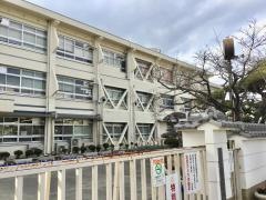 都跡小学校
