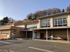 新治小学校