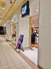 ＧＡＰオーロラモール東戸塚店