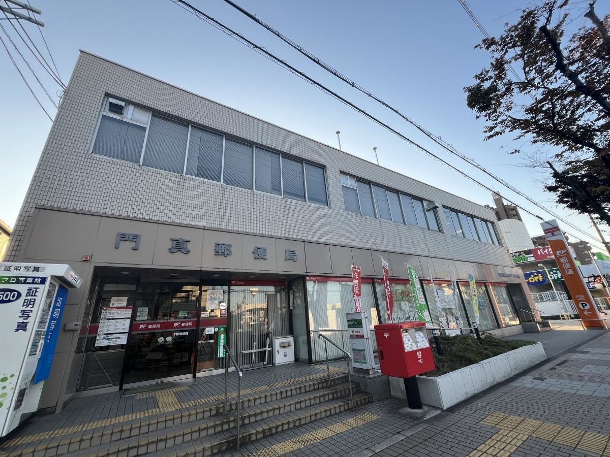 郵便局の建物外観